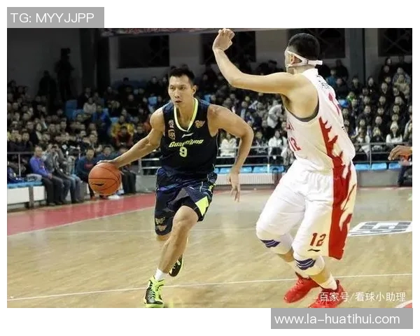 男篮大胜韩国太给力易建联赛后为小丁“送膝盖”! 男篮大胜韩国太给力易建联赛后为小丁“送膝盖”!