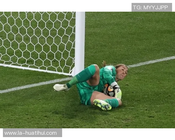 精彩!皇马女足前锋琳达-凯塞多打入一记马拉多纳式进球 精彩!皇马女足前锋琳达-凯塞多打入一记马拉多纳式进球