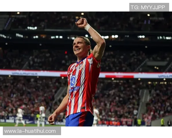 马竞球员参观体育城工程进展,这将成为未来的训练基地 马竞球员参观体育城工程进展,这将成为未来的训练基地